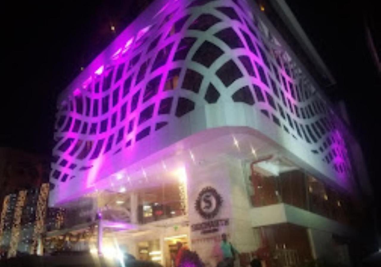 Hotel Siddharth Premiere Chandrapur Экстерьер фото